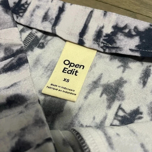 NWOT. Open Edit Pleated Midi Skirt Purple Tie Dye Size XS. Measurements in pics - Picture 6 of 11